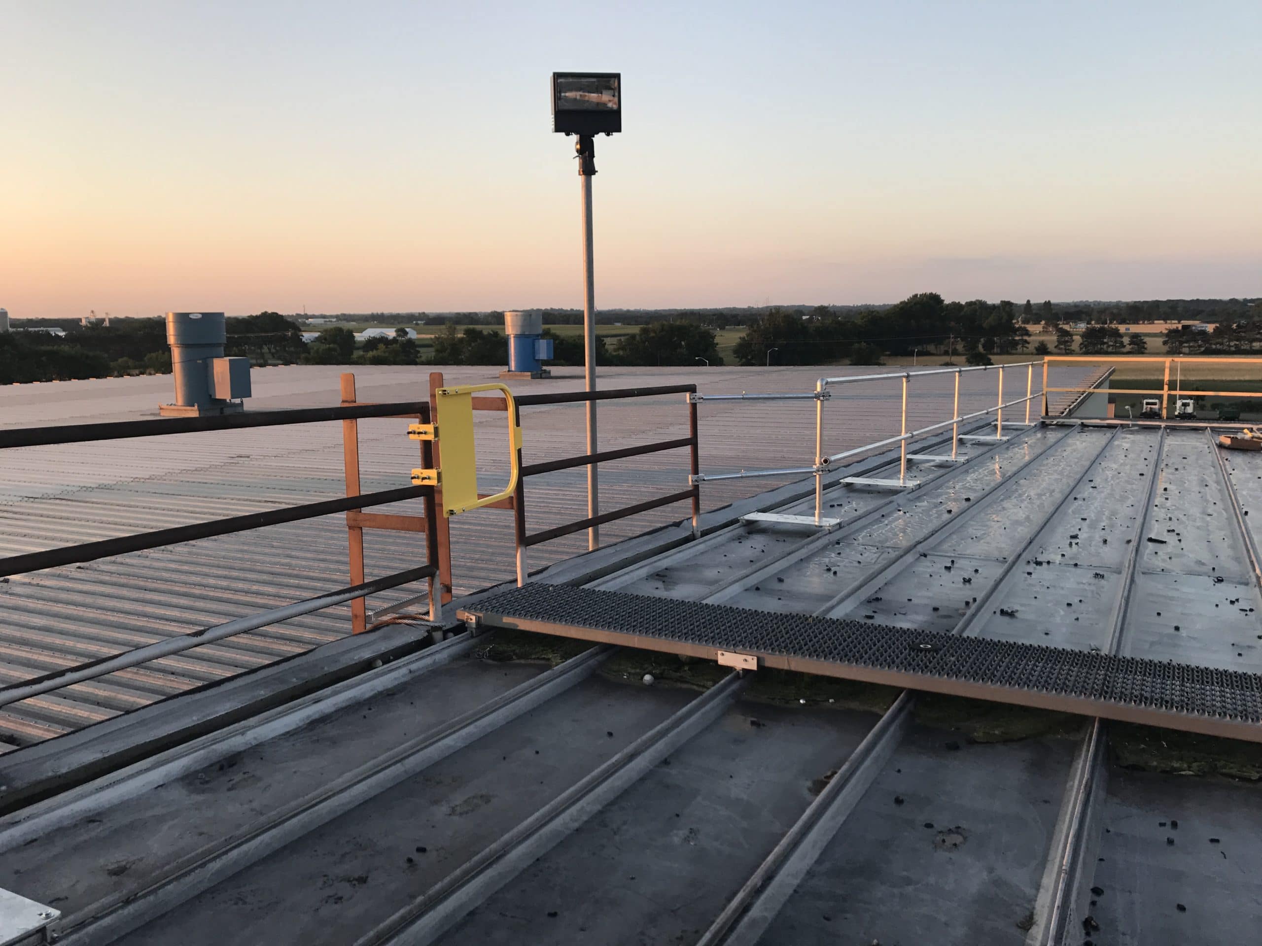 Fall Protection Guardrails | Roof Guardrail Systems